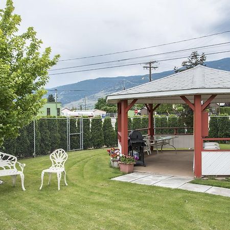 Maple Leaf Motel Inn Towne Osoyoos Dış mekan fotoğraf