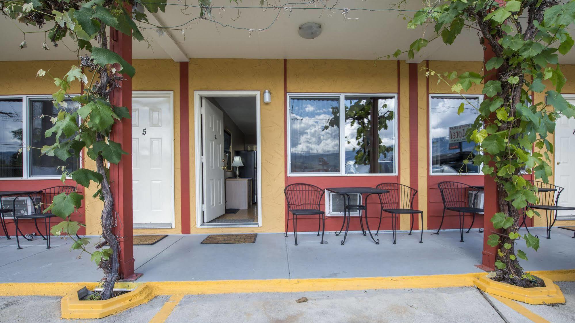 Maple Leaf Motel Inn Towne Osoyoos Dış mekan fotoğraf