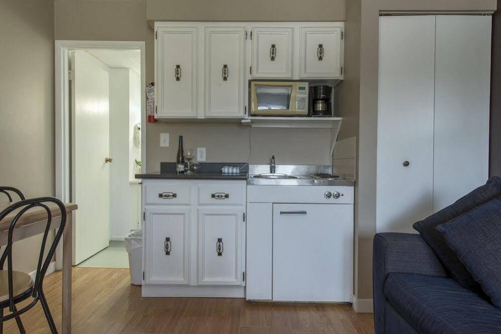 Maple Leaf Motel Inn Towne Osoyoos Dış mekan fotoğraf